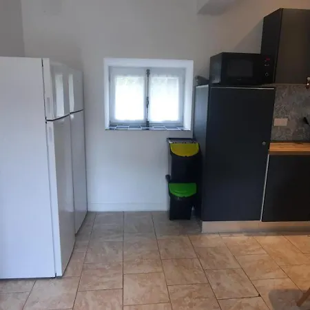 Chardon - Maison Partagee - 2 Personnes Homestay szállás Saint-Sauvant (Vienne)